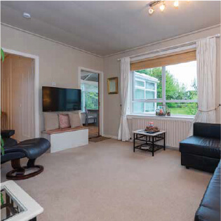 St Andrews Golf Academy Accommodation living room image.